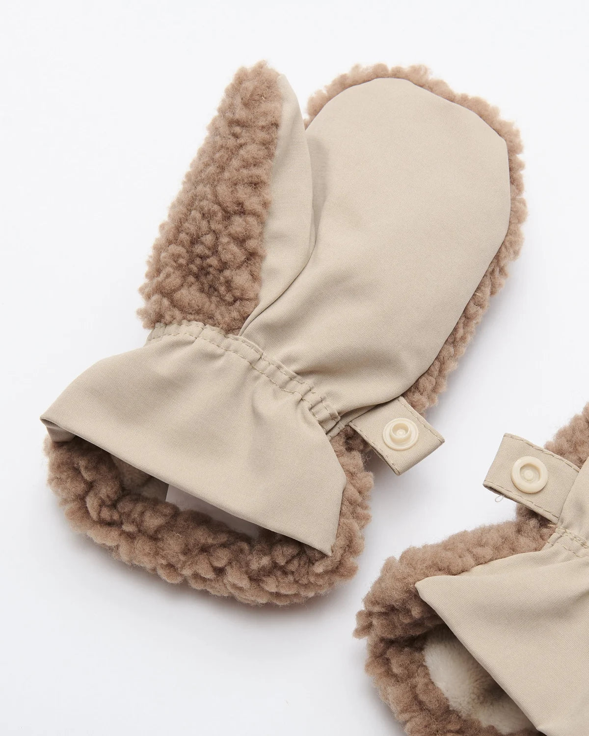 Benji Appliqué Sherpa Mittens Oat