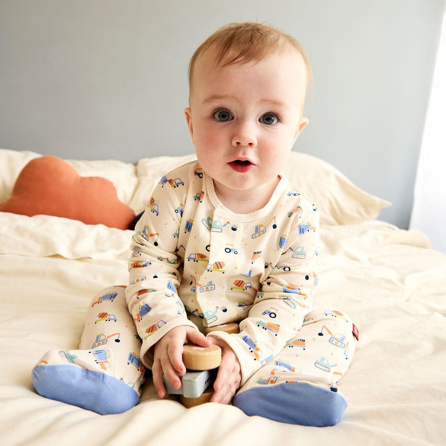 Magnetic Footie- Can You Dig it